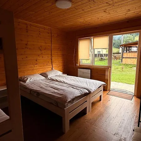 Na Ganku Bed & Breakfast Verkhovyna